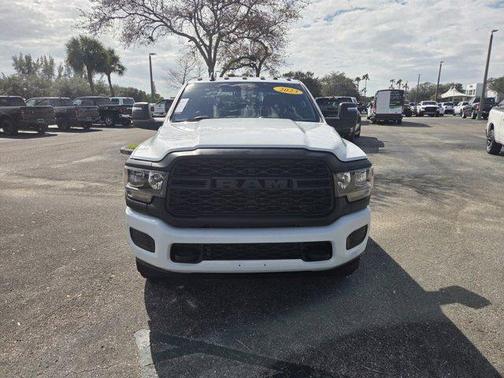 2023 RAM 3500 Tradesman Crew Cab 4x4 6'4' Box