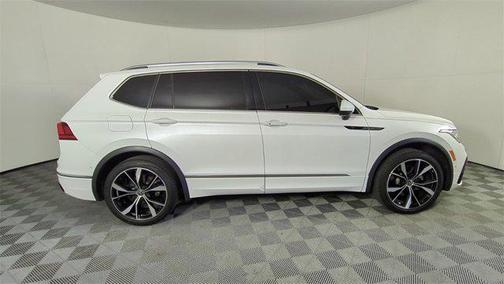 2022 Volkswagen Tiguan 2.0T SEL R-Line 4MOTION