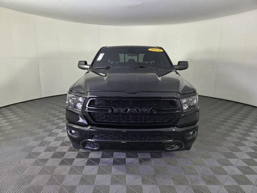 Diamond Black Crystal Pearlcoat 2024 RAM 1500 Tradesman