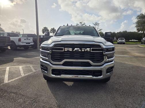 Bright White Clearcoat 2026 RAM 3500 Big Horn Crew Cab 4x4 8' Box