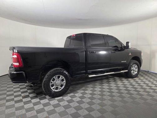 Diamond Black Crystal Pearlcoat 2024 RAM 2500 Laramie Crew Cab 4x4 6'4' Box