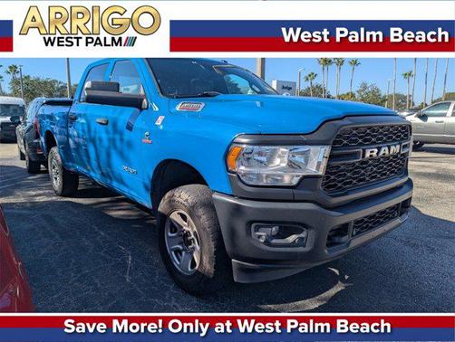 2022 RAM 3500 Tradesman Crew Cab 4x4 6'4' Box