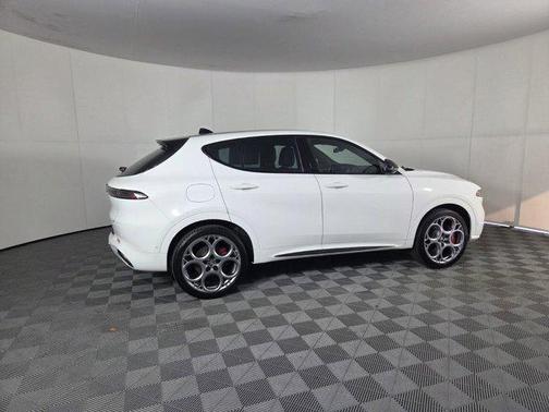 Milano White 2025 Alfa Romeo Tonale Special Edition Tributo Italiano EAWD