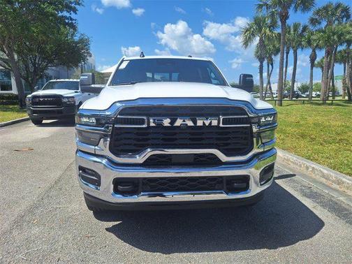 2025 RAM 2500 Tradesman Crew Cab 4x4 8' Box
