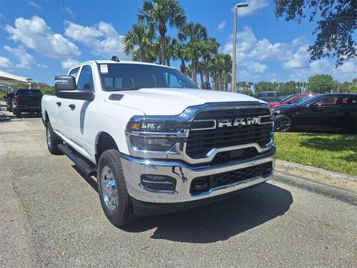 2025 RAM 2500 Tradesman Crew Cab 4x4 8' Box