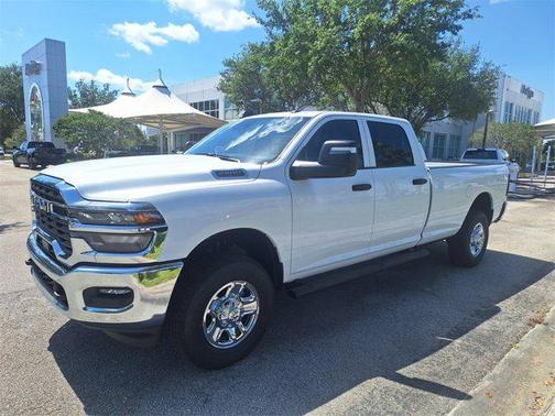 2025 RAM 2500 Tradesman Crew Cab 4x4 8' Box