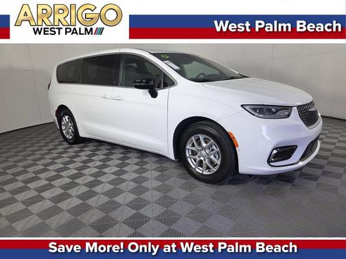 Bright White Clearcoat 2026 Chrysler Pacifica L