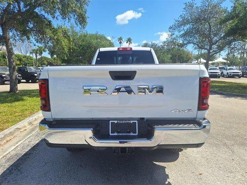 2025 RAM 2500 Tradesman Crew Cab 4x4 6'4' Box