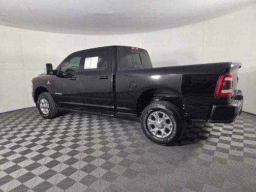 Diamond Black Crystal Pearlcoat 2024 RAM 2500 Laramie Crew Cab 4x4 6'4' Box