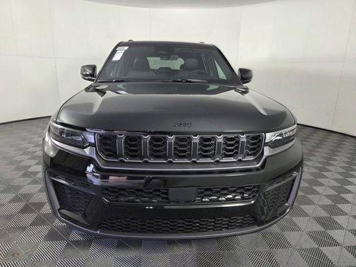 2026 Jeep Grand Cherokee Altitude