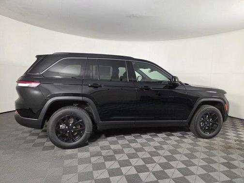 2026 Jeep Grand Cherokee Altitude