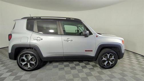 Glacier Metallic Clearcoat 2020 Jeep Renegade Trailhawk