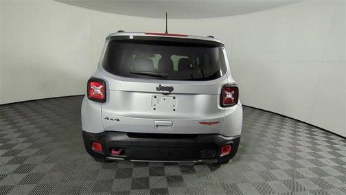 Glacier Metallic Clearcoat 2020 Jeep Renegade Trailhawk