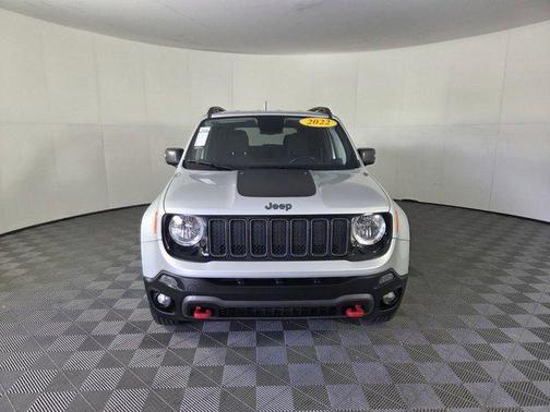 Glacier Metallic Clearcoat 2020 Jeep Renegade Trailhawk