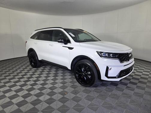 Glacial White Pearl 2022 Kia Sorento SX