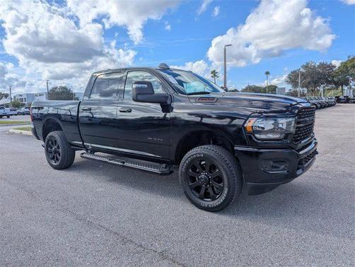 2024 RAM 2500 Big Horn Crew Cab 4x4 6'4' Box