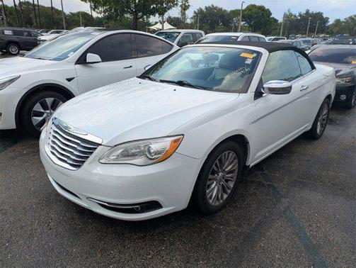 2013 Chrysler 200 Limited