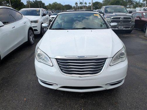 2013 Chrysler 200 Limited