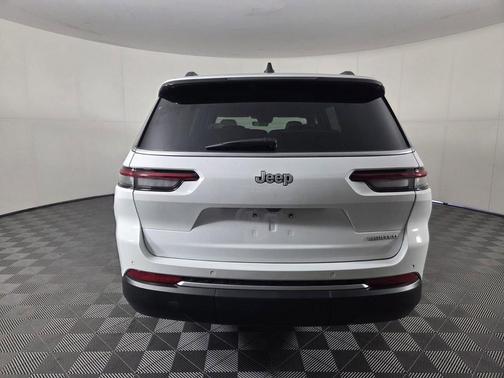 Bright White Clearcoat 2026 Jeep Grand Cherokee L Limited