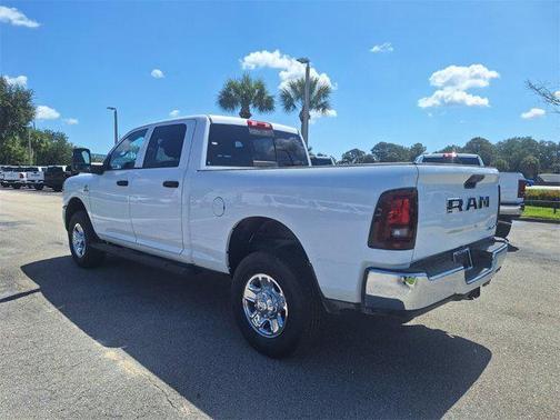 2025 RAM 2500 Tradesman Crew Cab 4x4 6'4' Box