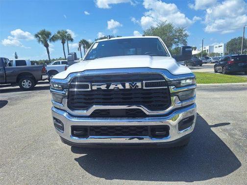 2025 RAM 2500 Tradesman Crew Cab 4x4 6'4' Box