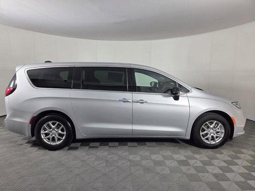 Silver Mist Clearcoat 2026 Chrysler Pacifica L