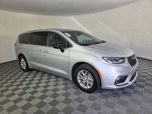 Silver Mist Clearcoat 2026 Chrysler Pacifica L