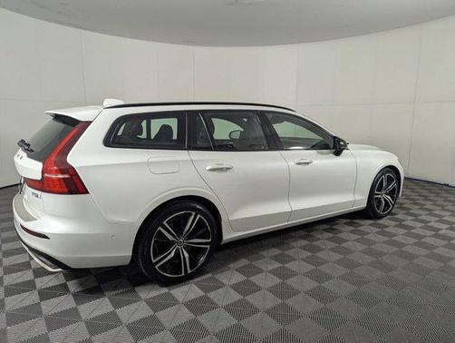 2020 Volvo V60 T5 R-Design