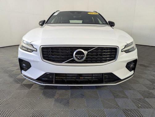 2020 Volvo V60 T5 R-Design