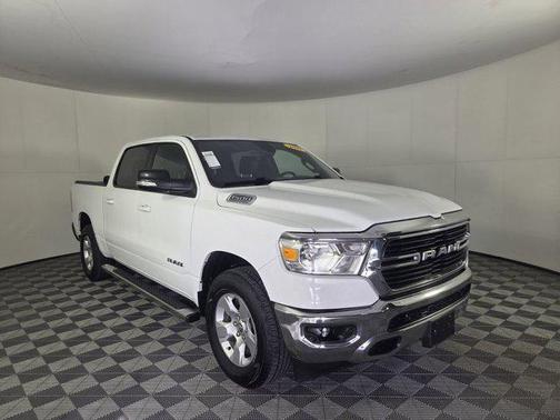 Bright White Clearcoat 2021 RAM 1500 Big Horn/Lone Star
