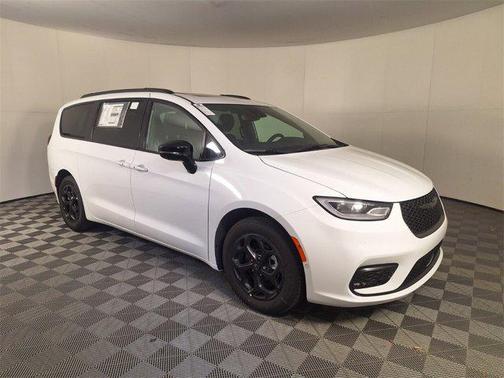 2025 Chrysler Pacifica Hybrid Premium S Appearance Pkg