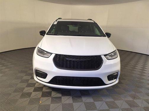 2025 Chrysler Pacifica Hybrid Premium S Appearance Pkg