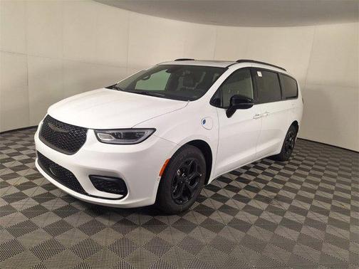 2025 Chrysler Pacifica Hybrid Premium S Appearance Pkg