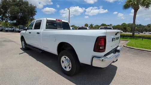 2025 RAM 2500 Tradesman Crew Cab 4x4 8' Box