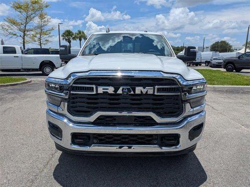 2025 RAM 2500 Tradesman Crew Cab 4x4 8' Box
