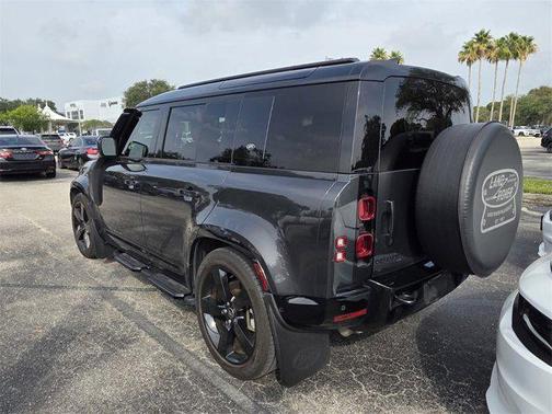 2023 Land Rover Defender 110 X-Dynamic SE
