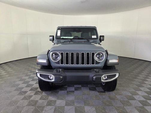 Anvil Clearcoat 2026 Jeep Wrangler 4-Door Sahara 4x4