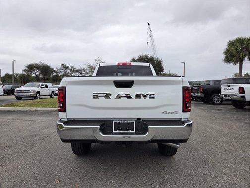 2026 RAM 2500 Tradesman Crew Cab 4x4 6'4' Box
