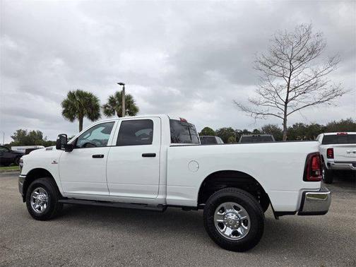 2026 RAM 2500 Tradesman Crew Cab 4x4 6'4' Box