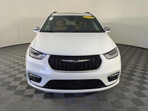2024 Chrysler Pacifica L