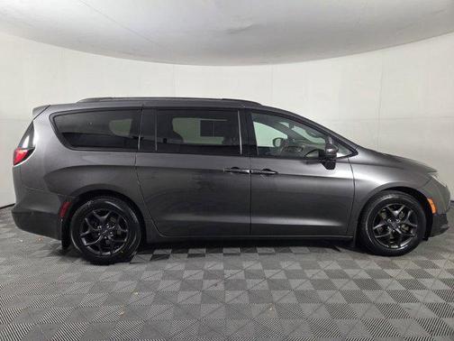 Granite Crystal Metallic Clearcoat 2020 Chrysler Pacifica Touring-L Plus