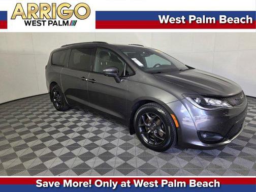 Granite Crystal Metallic Clearcoat 2020 Chrysler Pacifica Touring-L Plus