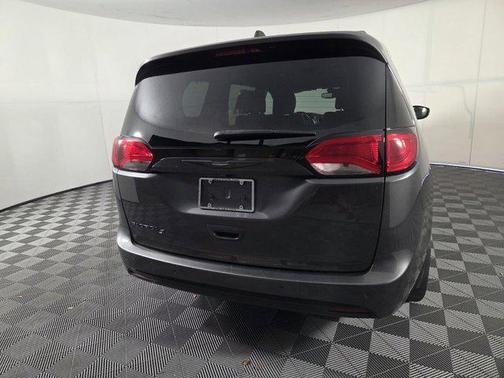 Granite Crystal Metallic Clearcoat 2020 Chrysler Pacifica Touring-L Plus