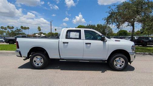 2025 RAM 2500 Tradesman Crew Cab 4x4 6'4' Box