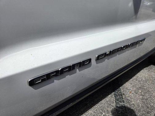 2022 Jeep Grand Cherokee Laredo