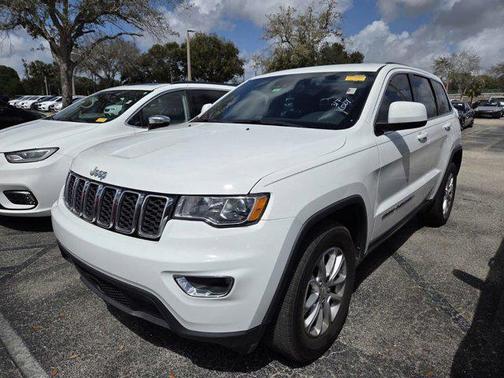 2022 Jeep Grand Cherokee Laredo