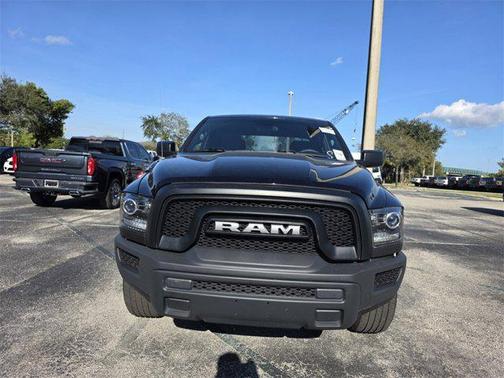 2024 RAM 1500 Classic Warlock Crew Cab 4x4 5'7' Box