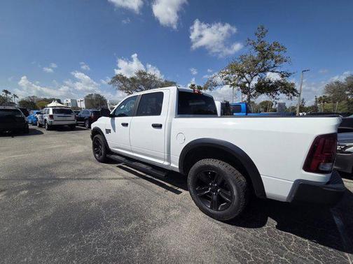 2024 RAM 1500 Classic Warlock Crew Cab 4x4 5'7' Box