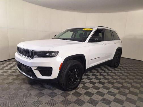 2022 Jeep Grand Cherokee Laredo