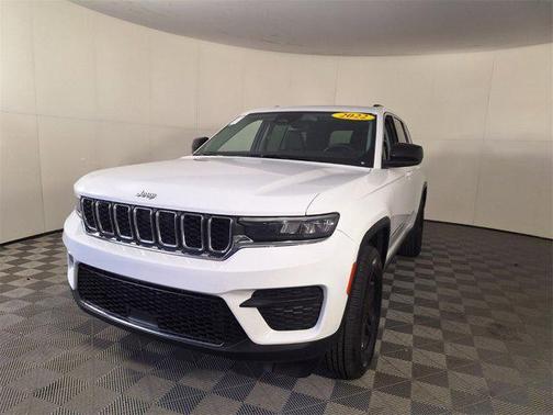 2022 Jeep Grand Cherokee Laredo